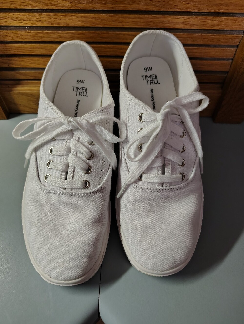 Time And Tru White Canvas Lace Up Sneakers Shoes Women Size 9 Wide
